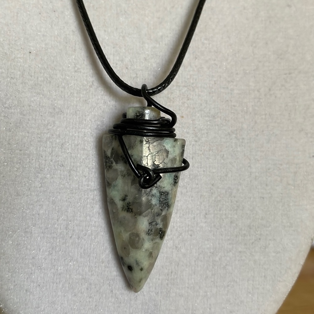 😀NECKLACE 17” MENS NWOT Hand Crafted Myself  2022 Natural Dalmatian Arrow